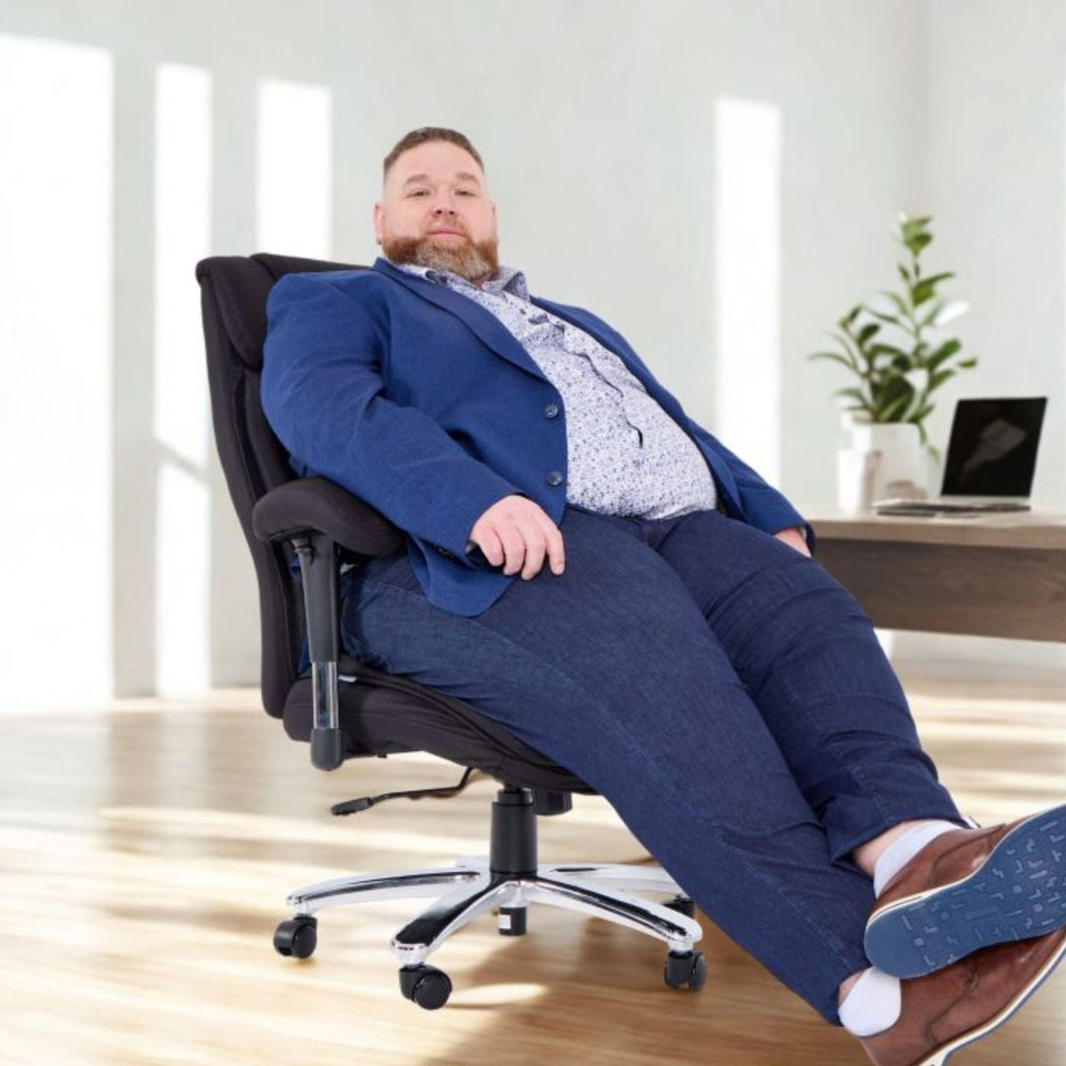 Biuro kėdė BUILDER GEN2 II XXL, juoda (iki 180 kg)