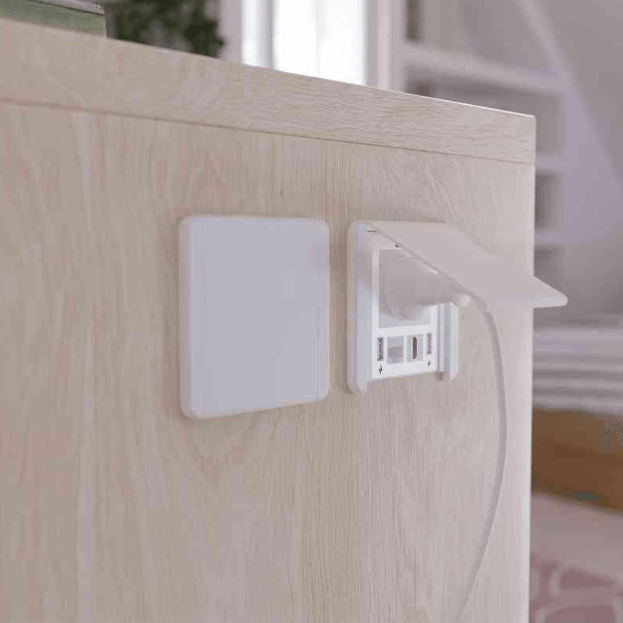 Iebūvējama Rozete ar atveramu aizsargvāku, 1x SCHUKO, 2xUSB A, 1x HDMI