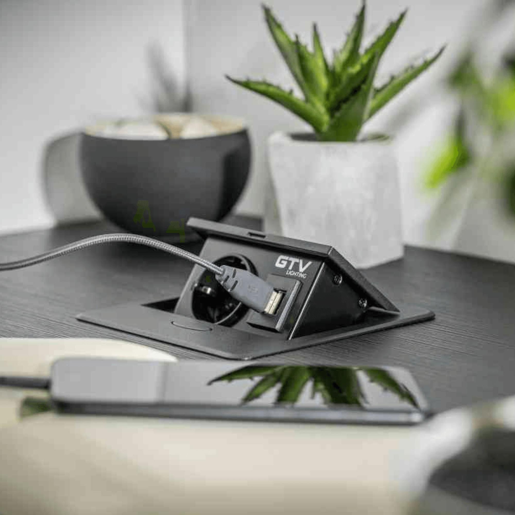 Iebūvējams Rozešu bloks AVARO, 1x SCHUKO, 2x USB A