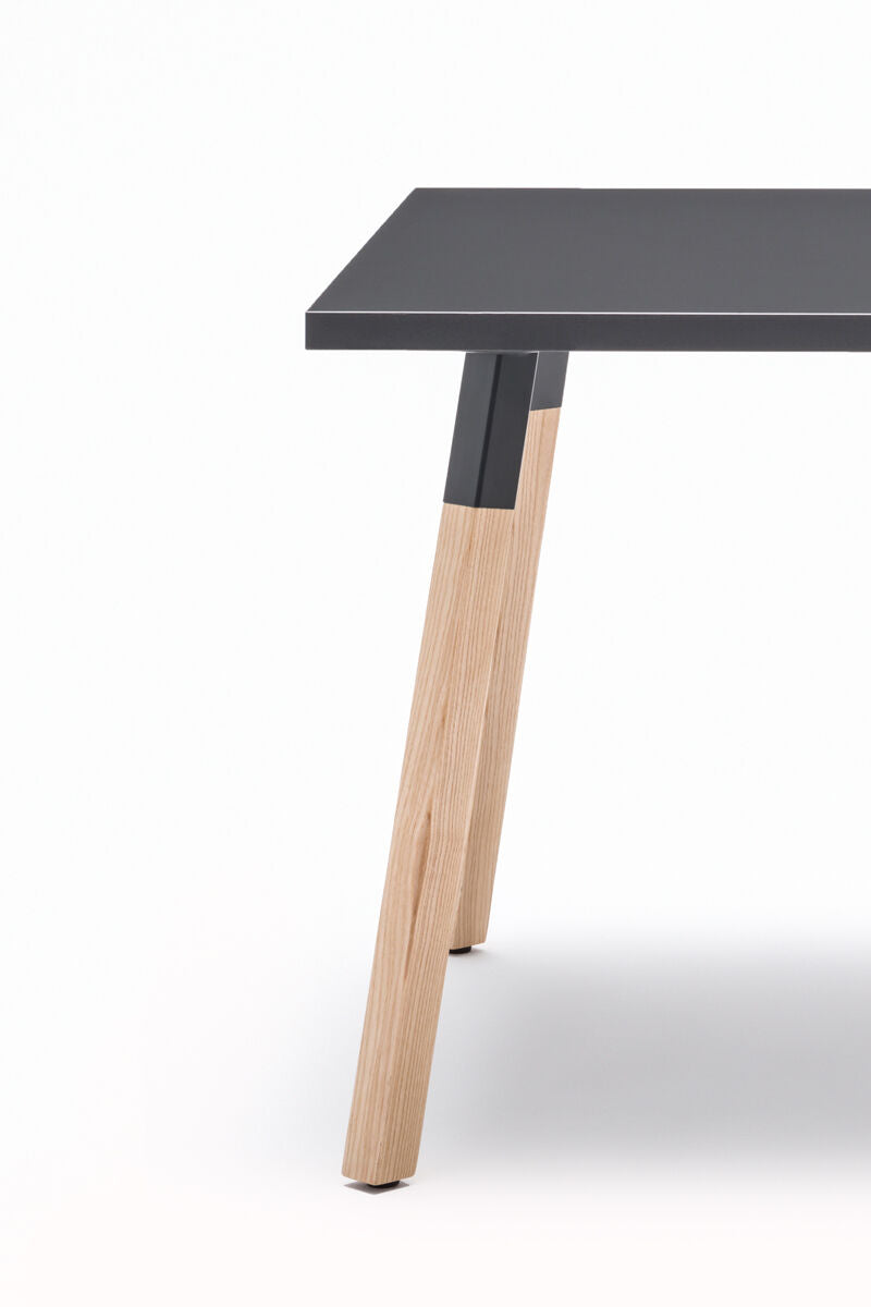 Kavos staliukas OGI W, 600 x 600 mm, aukštis 550 mm, konfigūruojamas