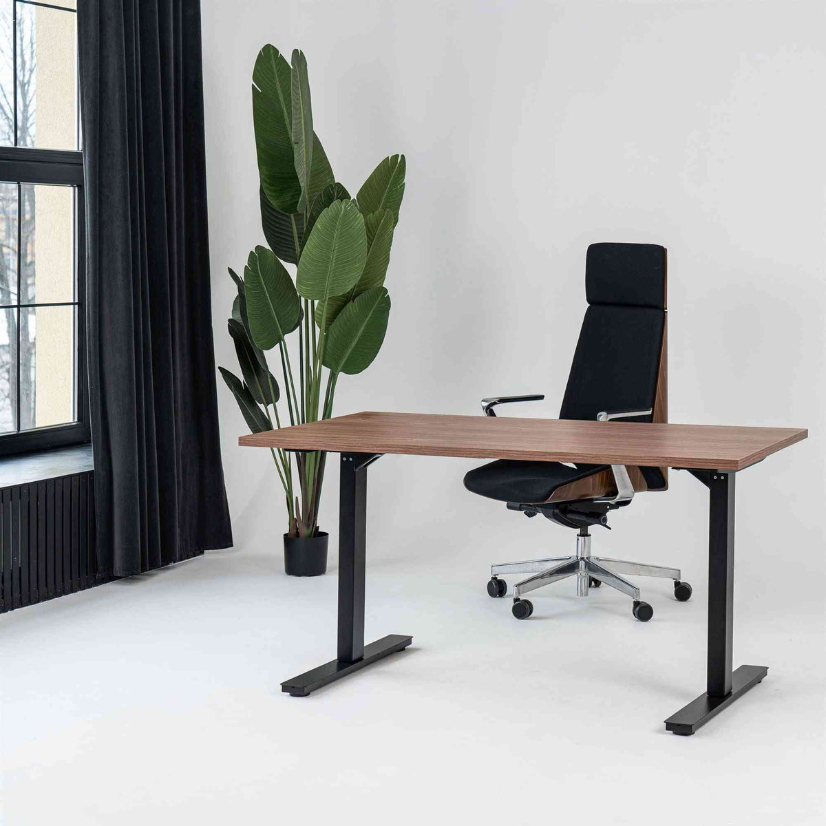 Manuāli augstumā regulējams galds Handle Line – Riekstkoks / Melna / 120 x 80 cm