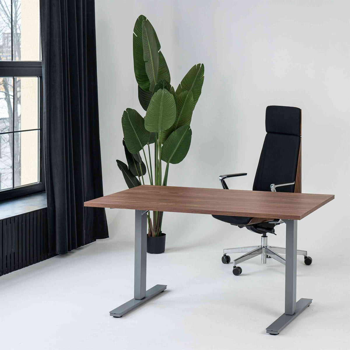 Manuāli augstumā regulējams galds Handle Line – Riekstkoks / Sudraba / 120 x 80 cm