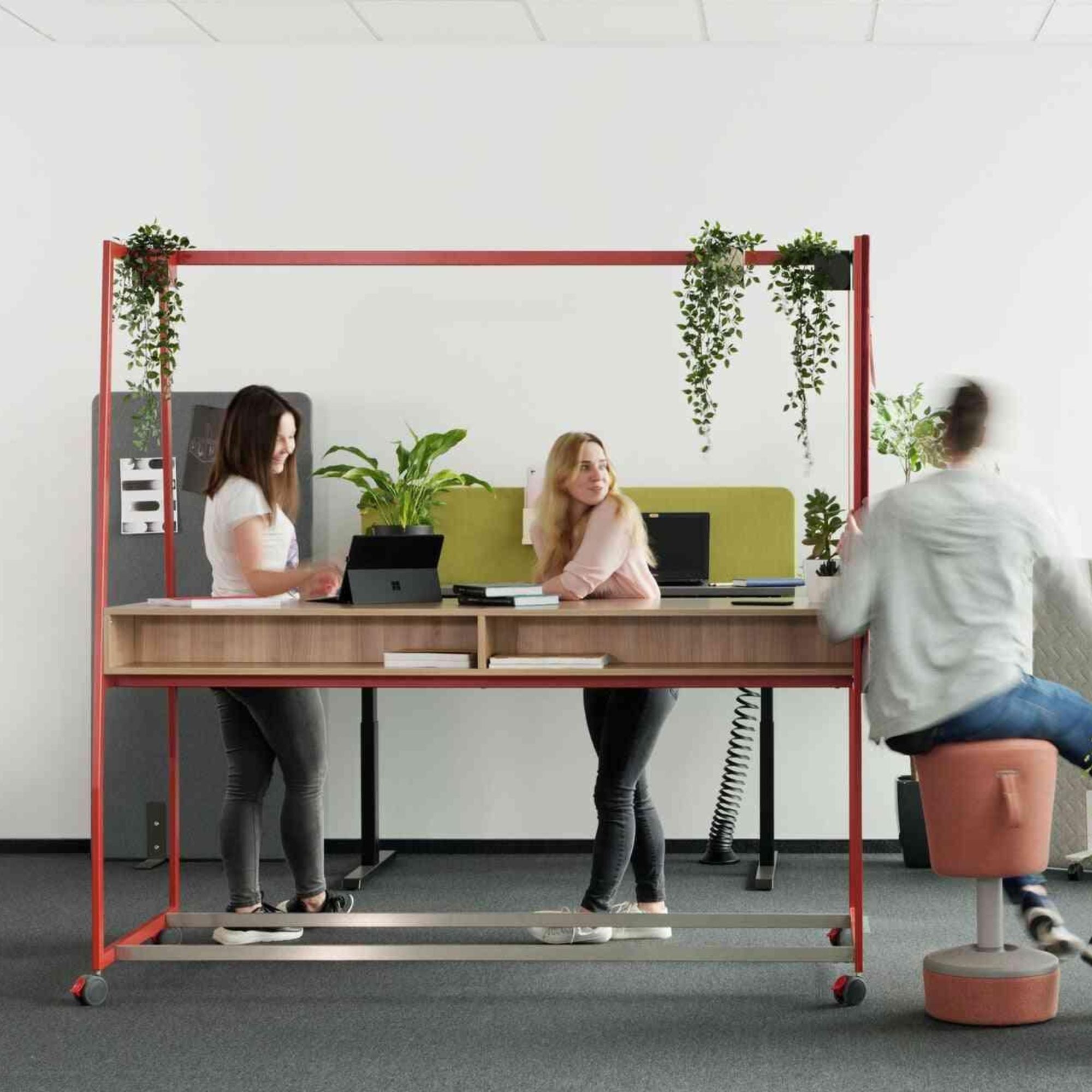 Mobilais sapulču galds Wariant Meeting Table