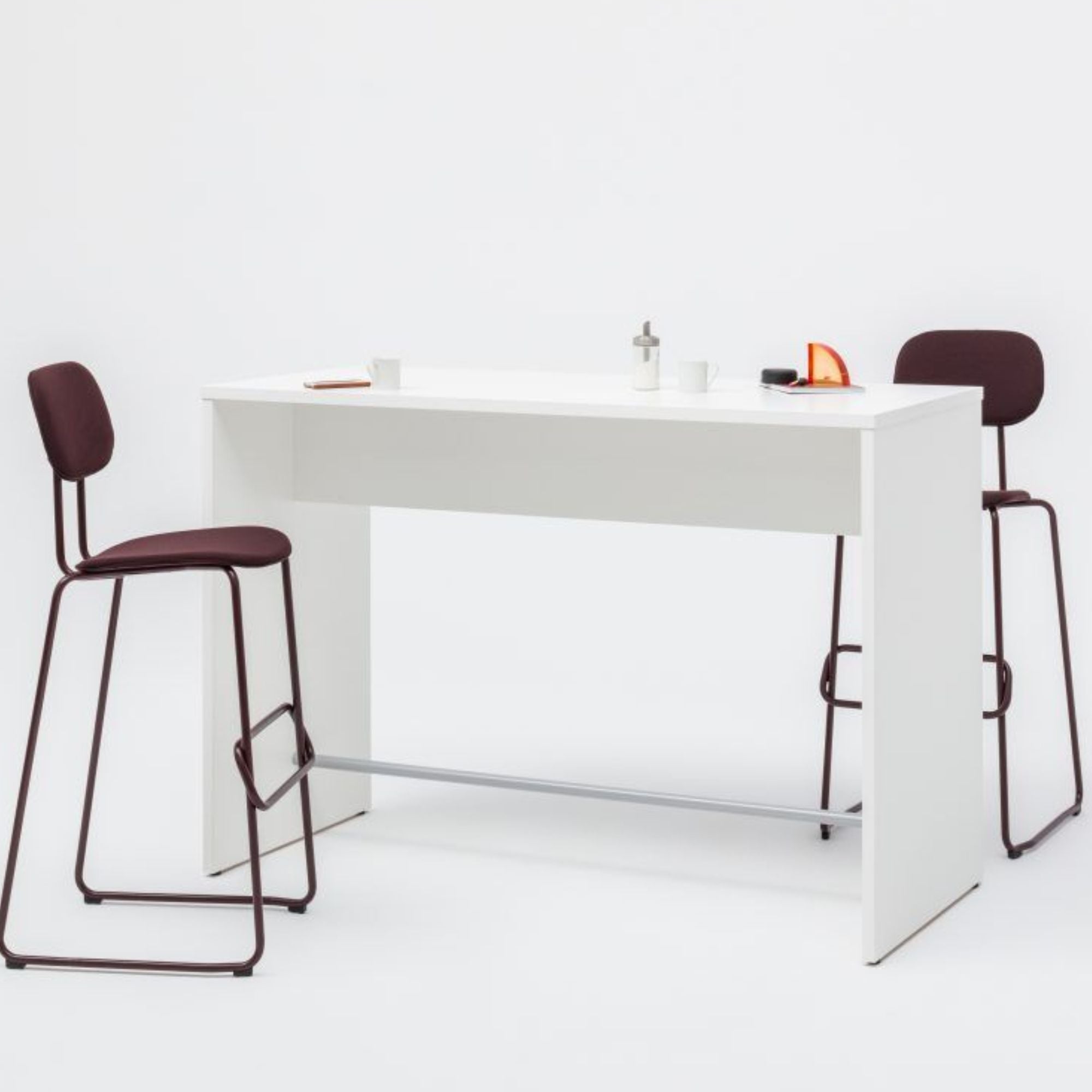 Stalas darbui stovint OGI V, 1600 x 700mm, aukštis 1100 mm, konfigūruojamas