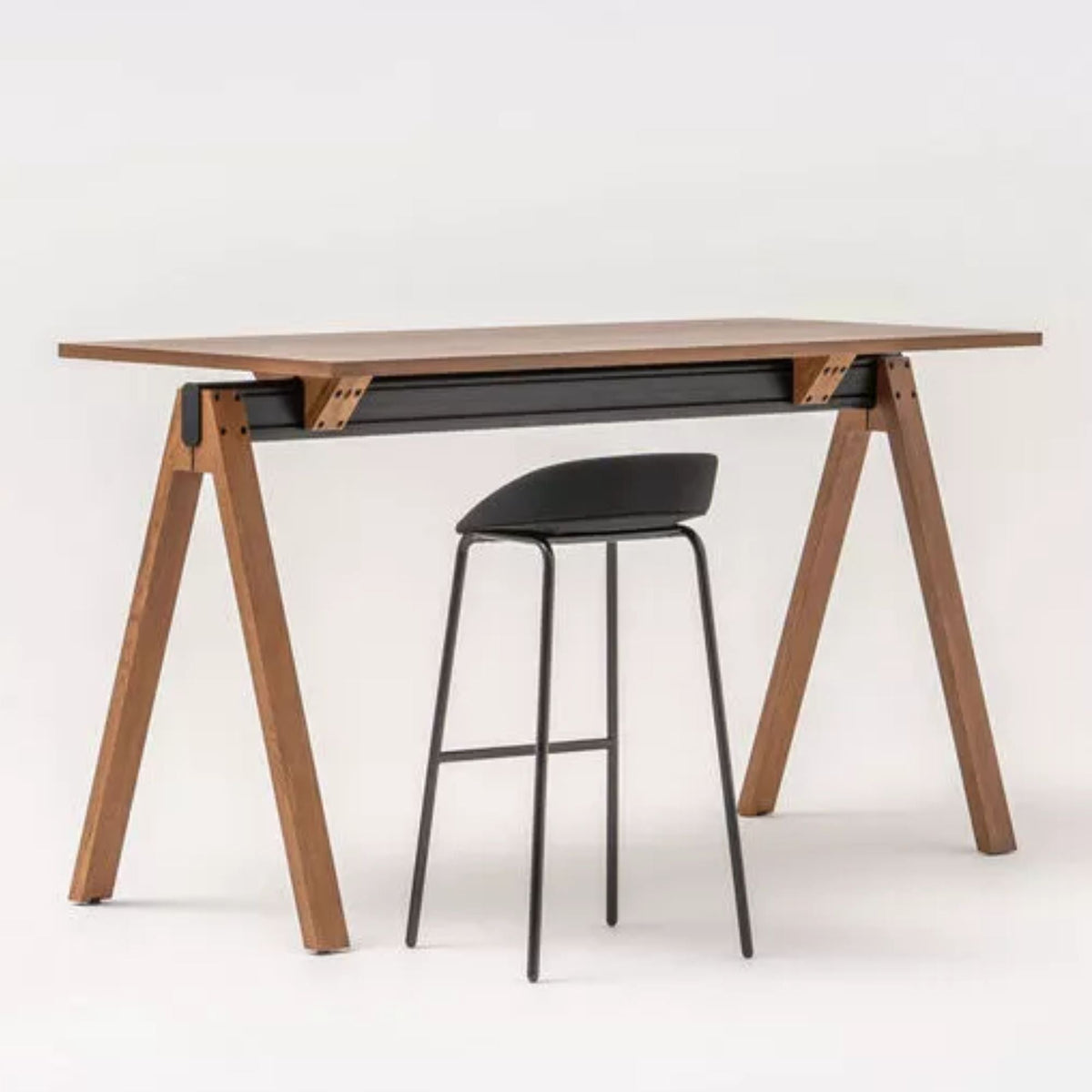 Stalas darbui stovint VIGA, 1800 x 800 mm, aukštis 1100 mm, konfigūruojamas